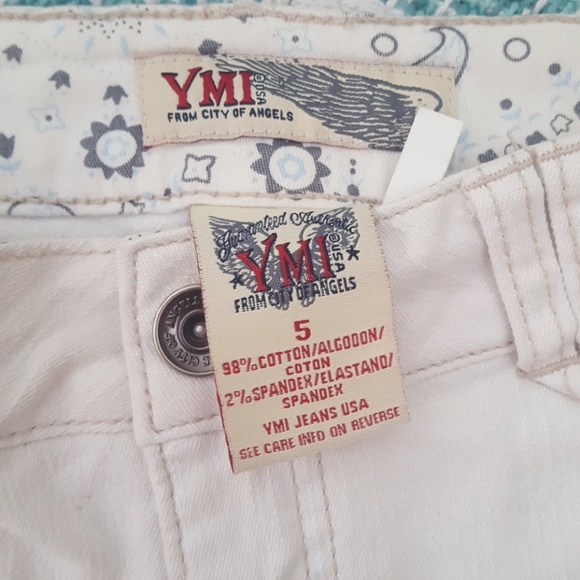 white Shorts - Picture 2 of 4